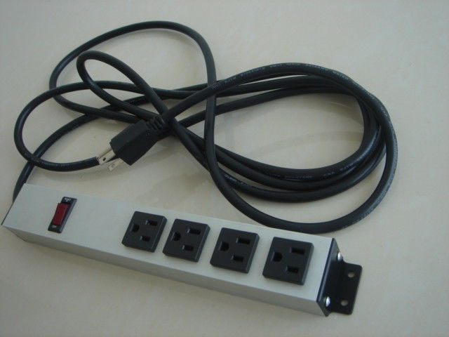 Manière imperméable de la bande 4 de puissance de PDU de bâti de support, rallonge multi de port résistante