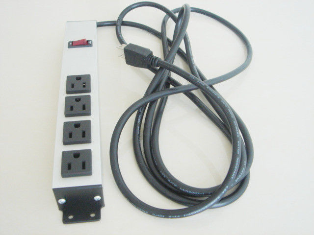 Manière imperméable de la bande 4 de puissance de PDU de bâti de support, rallonge multi de port résistante